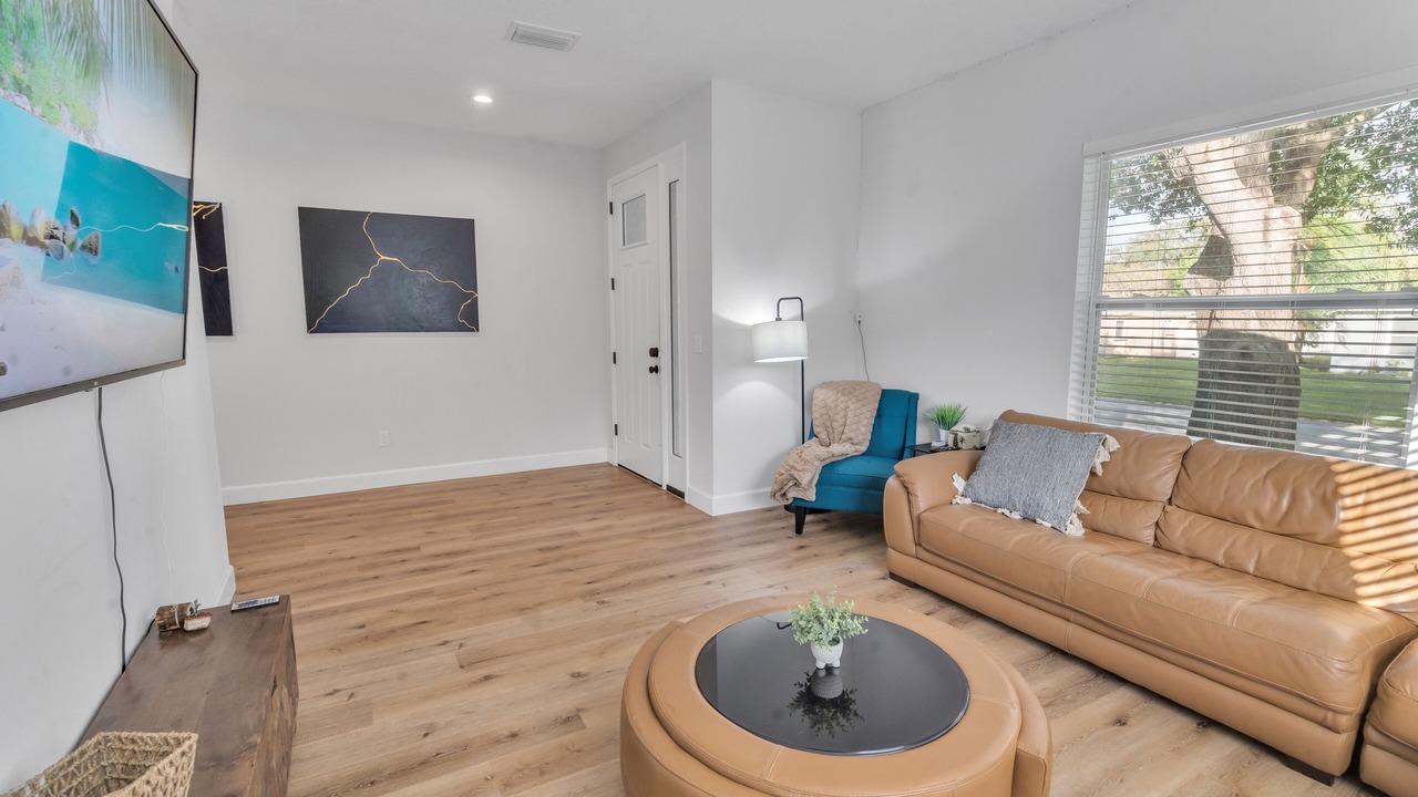 Photo of Livingroom in Meadowlawn