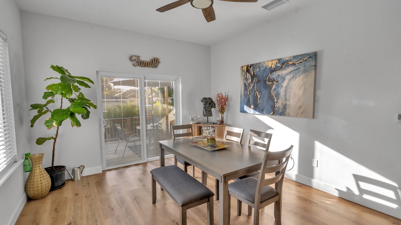 Photo of Livingroom in Meadowlawn