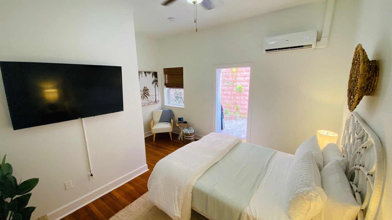 Photo of Bedroom in Pass-a-Grille Historic District