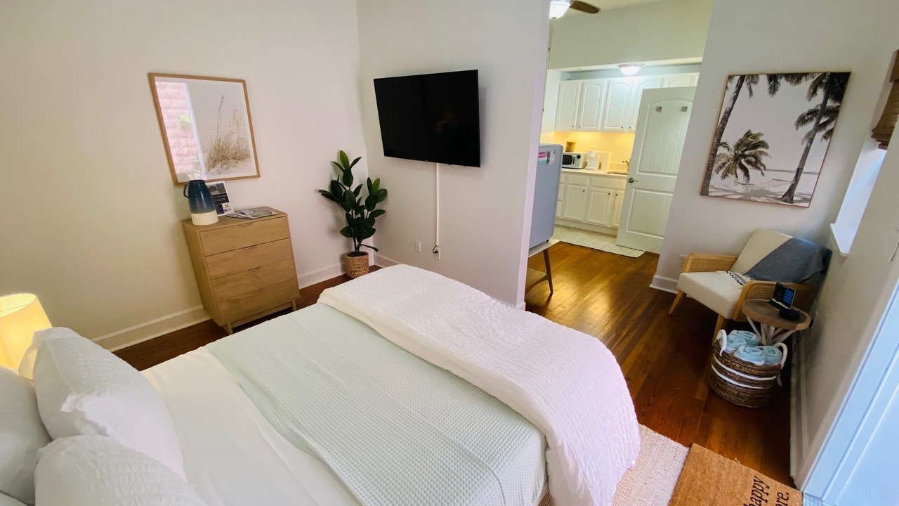 Photo of Bedroom in Pass-a-Grille Historic District