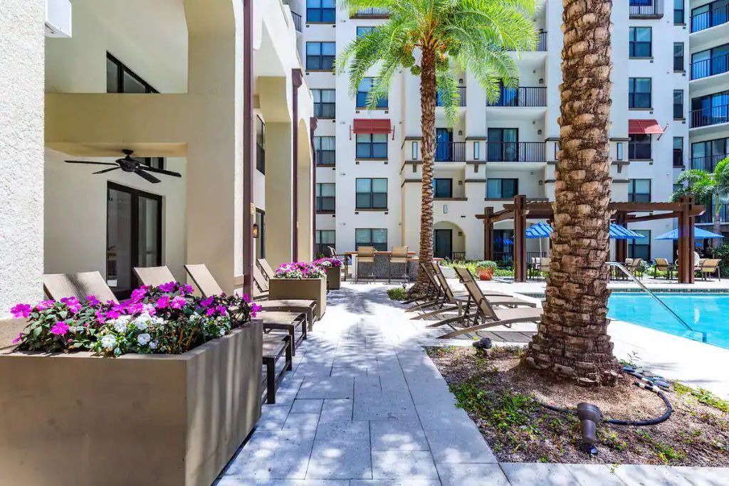 Photo of Outdoor in Carver City - Lincoln Gardens
