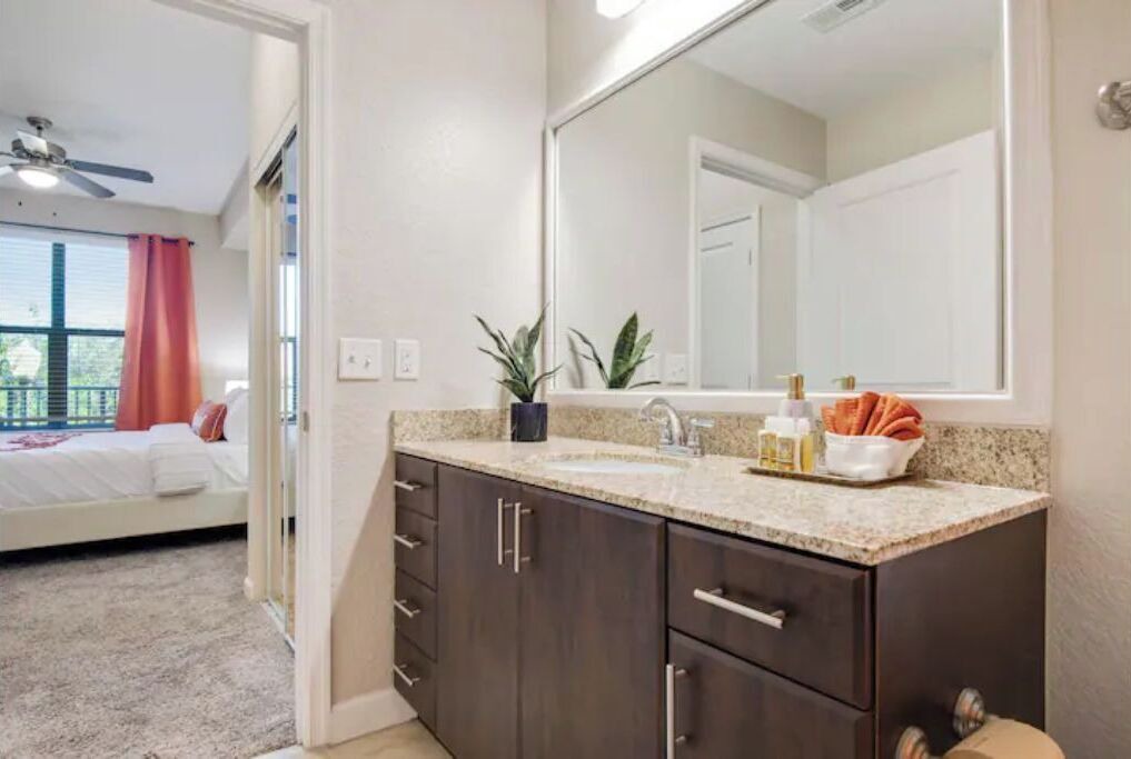 Photo of Bathroom in Carver City - Lincoln Gardens