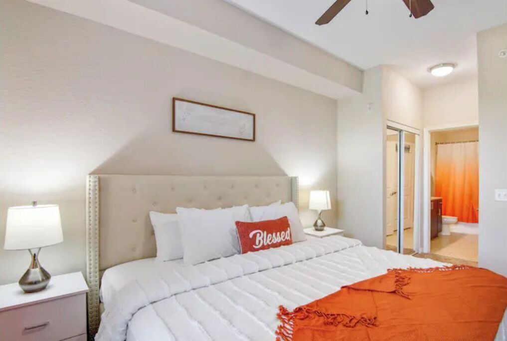 Photo of Bedroom in Carver City - Lincoln Gardens