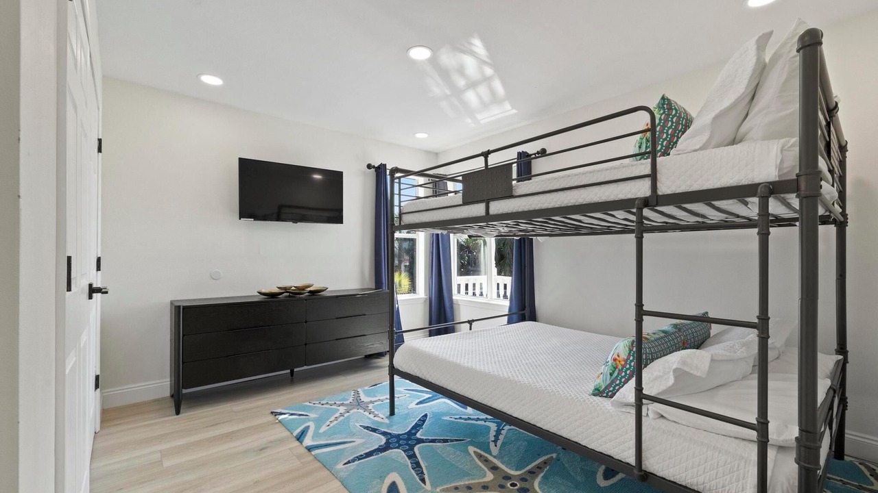 Photo of Bedroom in Pensacola Beach