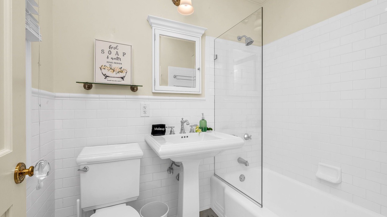 Photo of Bathroom in Poiciana Park II