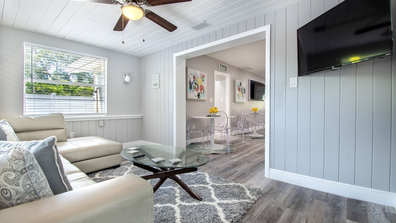 Photo of Livingroom in South Pinellas Community Council