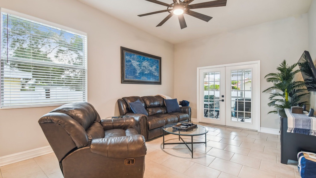 Photo of Livingroom in Pinecrest West Park
