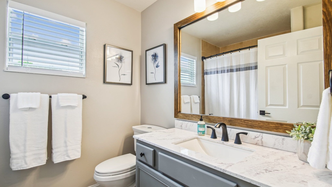 Photo of Bathroom in Pinecrest West Park
