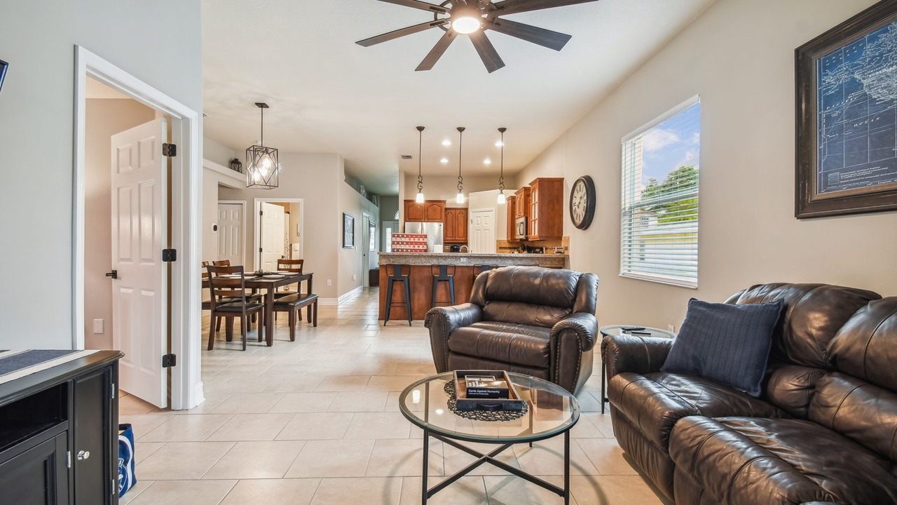 Photo of Livingroom in Pinecrest West Park
