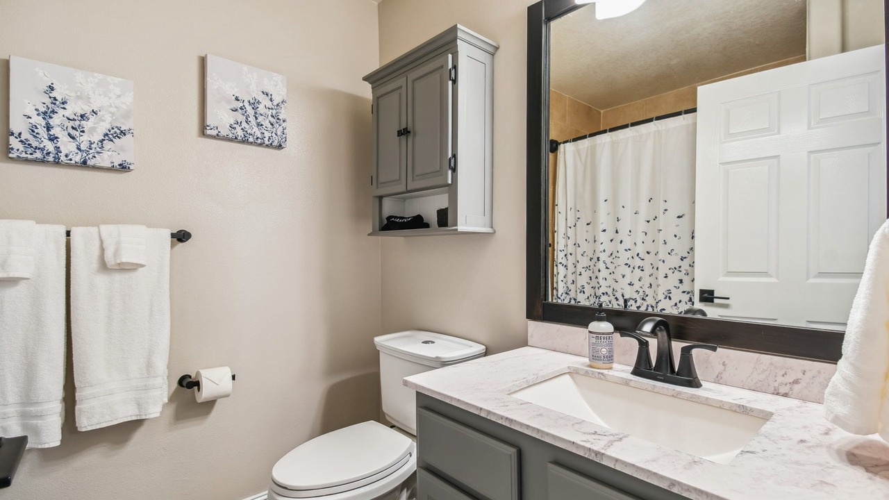 Photo of Bathroom in Pinecrest West Park