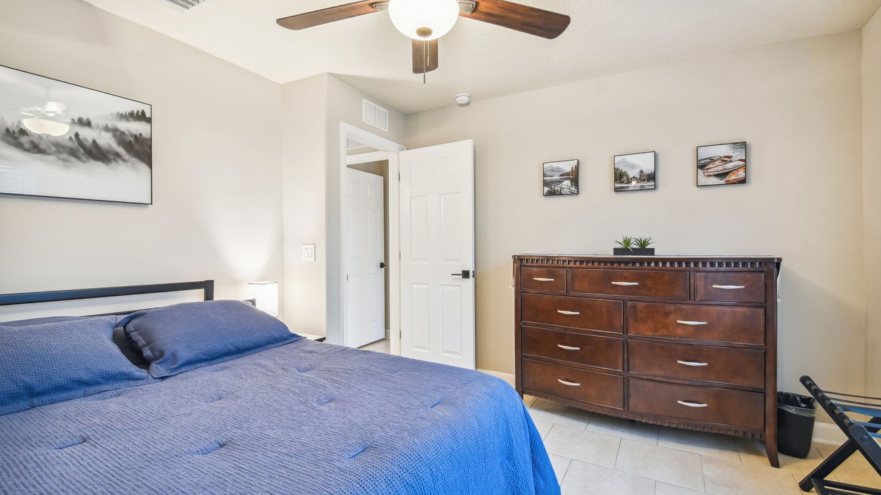 Photo of Bedroom in Pinecrest West Park