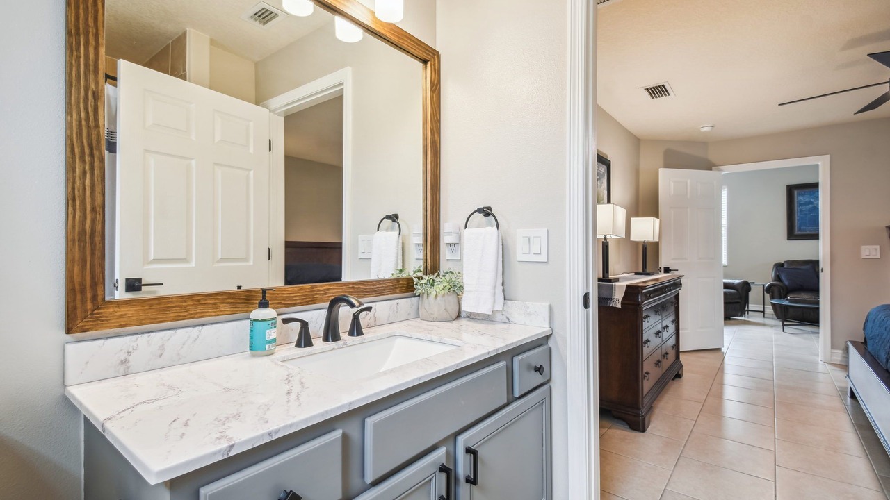 Photo of Bathroom in Pinecrest West Park