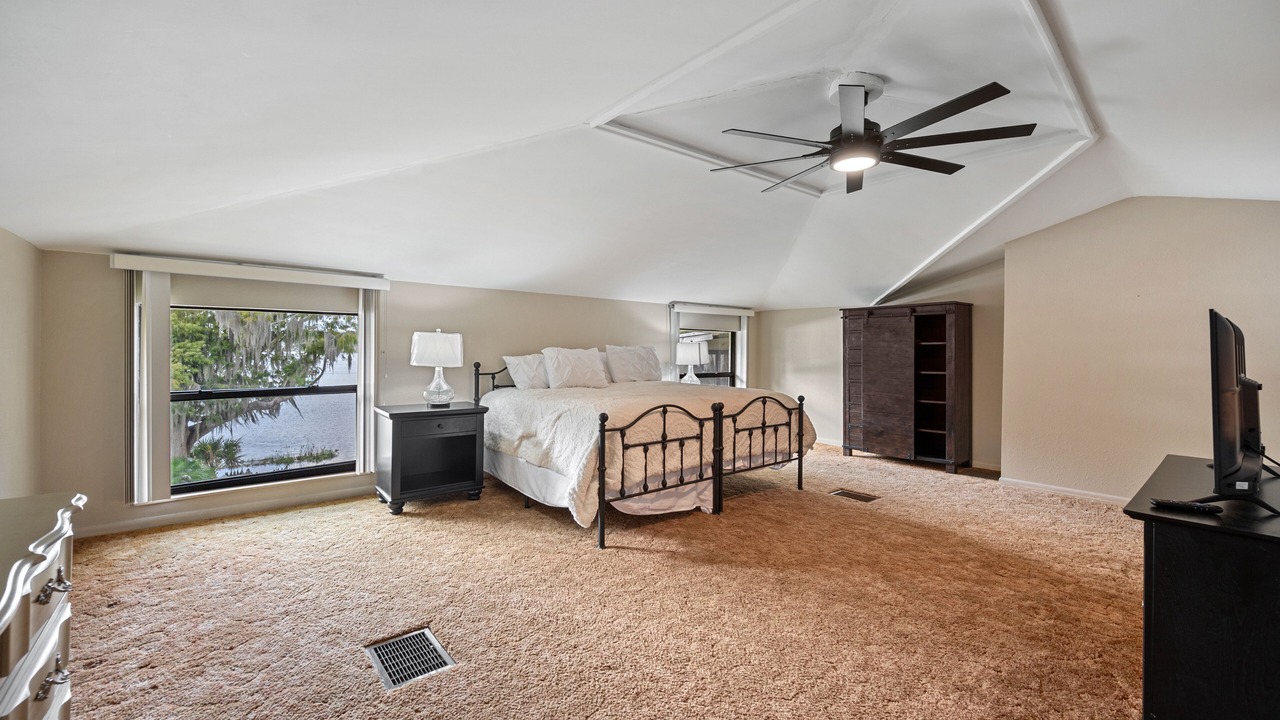 Photo of Bedroom in Cypress Gardens