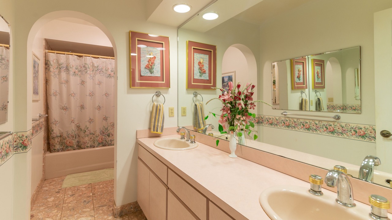 Photo of Bathroom in Cypress Gardens
