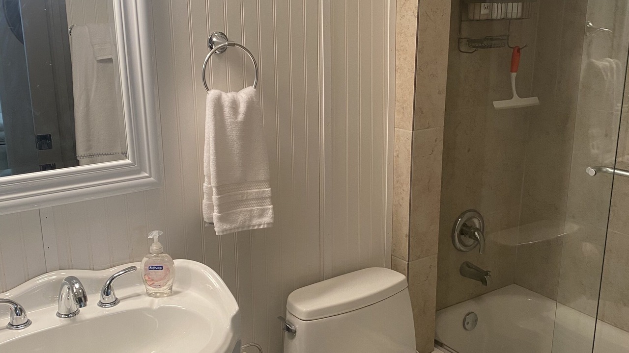 Photo of Bathroom in Parker Ridge