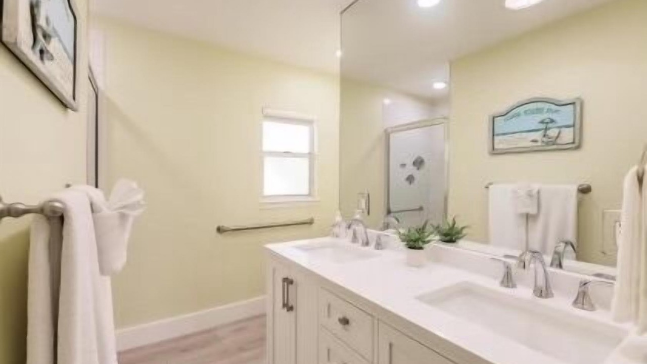 Photo of Bathroom in Lake Park