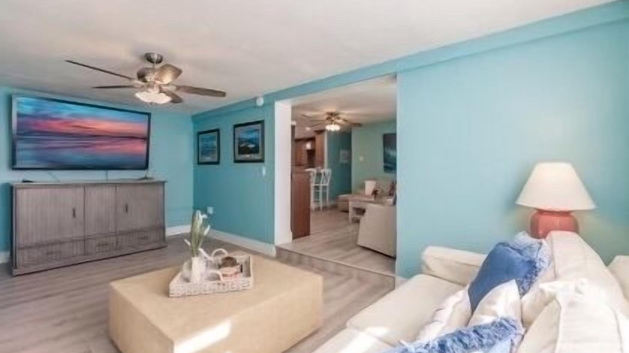 Photo of Livingroom in Lake Park