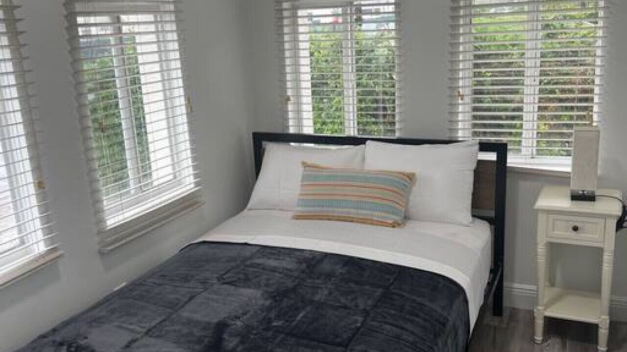 Photo of Bedroom in Ludlam