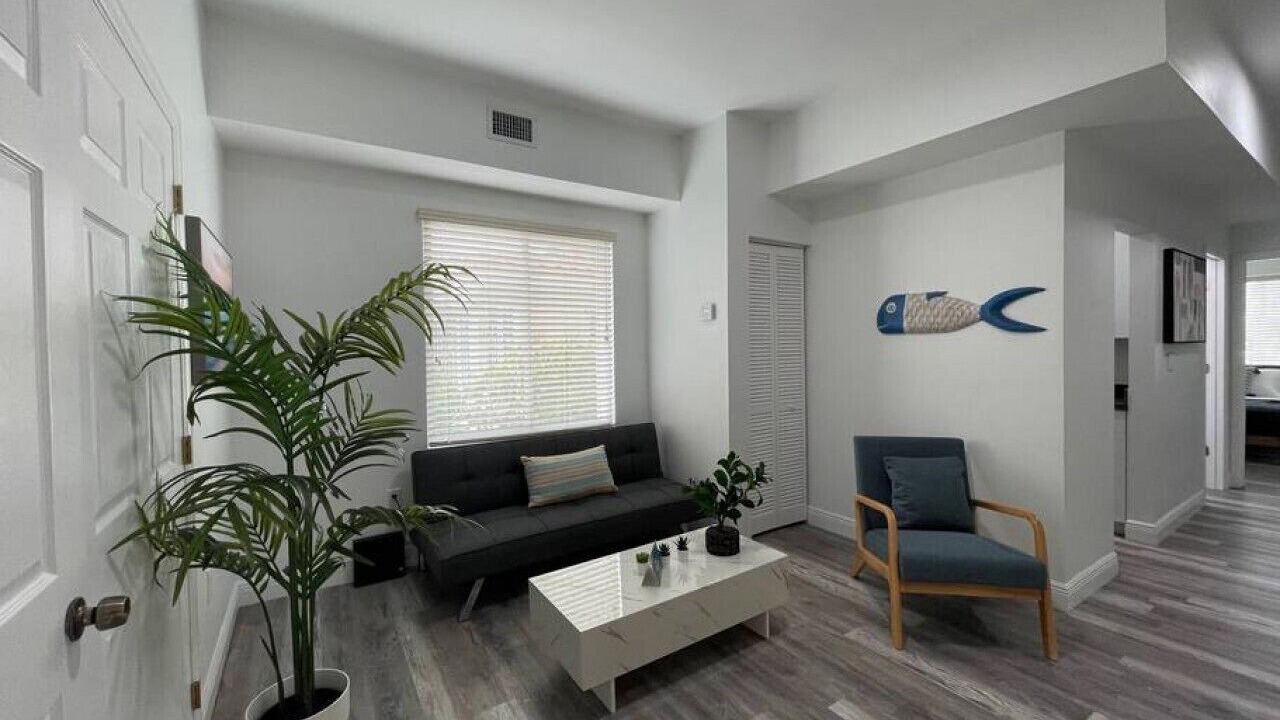 Photo of Livingroom in Ludlam