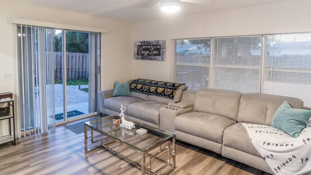 Photo of Livingroom in North Andrews Gardens