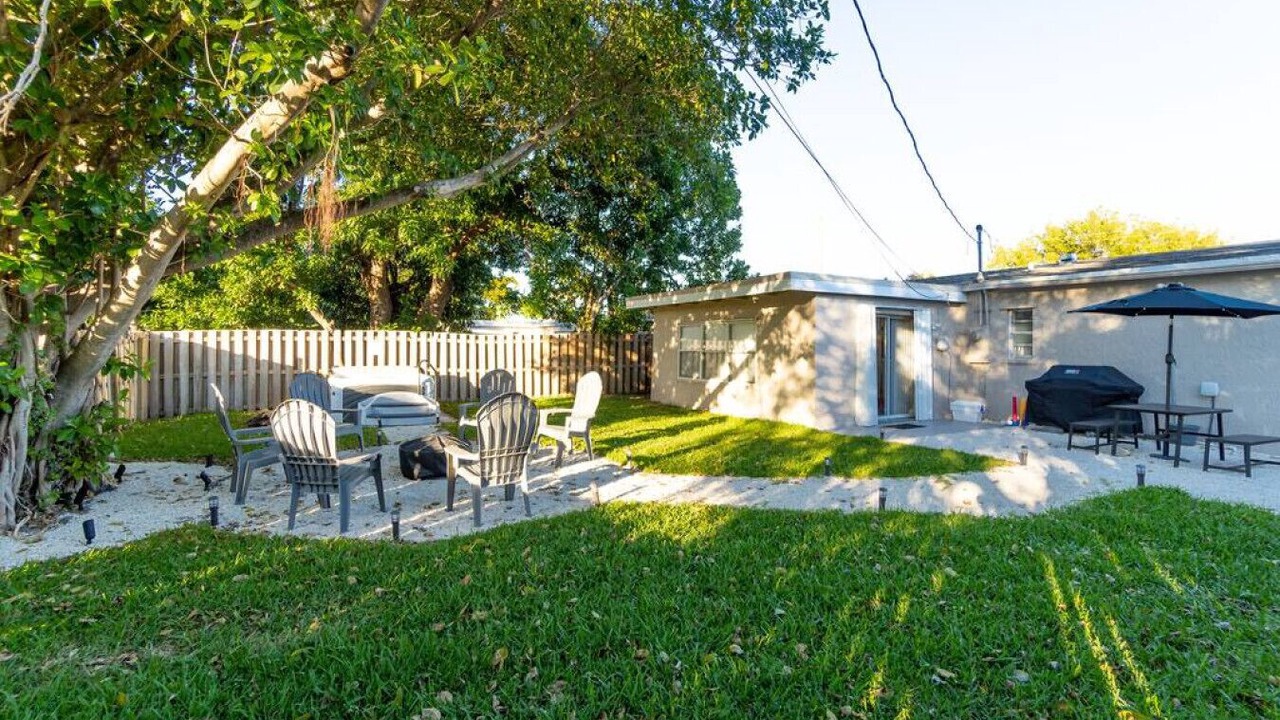 Photo of Outdoor in North Andrews Gardens