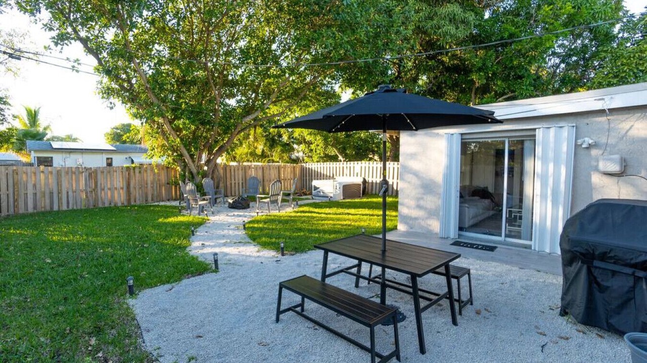 Photo of Outdoor in North Andrews Gardens