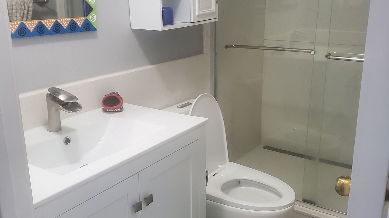 Photo of Bathroom in Cross Key Waterways