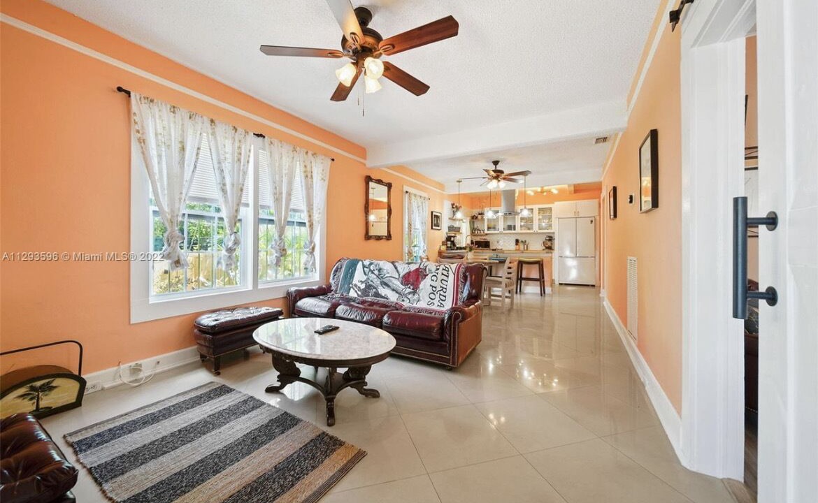 Photo of Livingroom in Allapattah