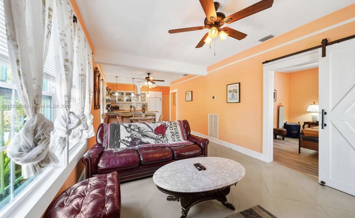 Photo of Livingroom in Allapattah