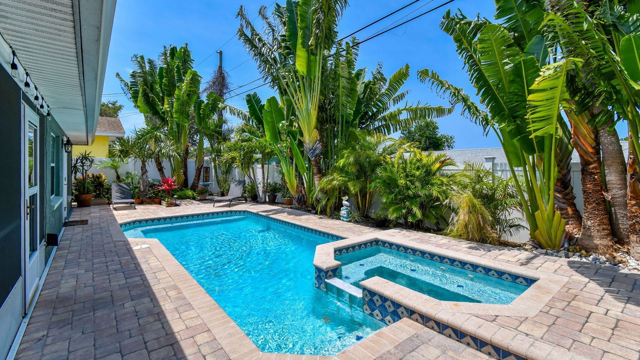 Photo of Outdoor in Harbor Hills