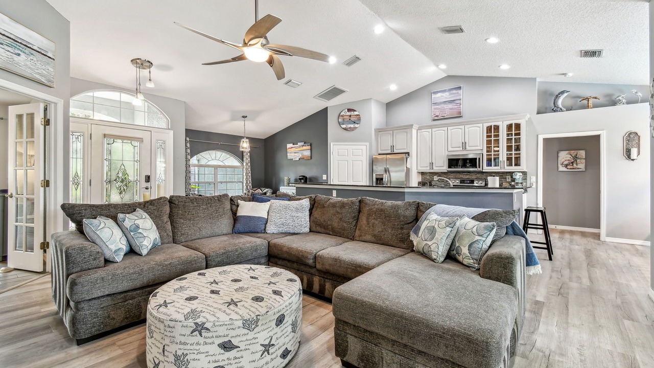 Photo of Livingroom in Harbor Hills