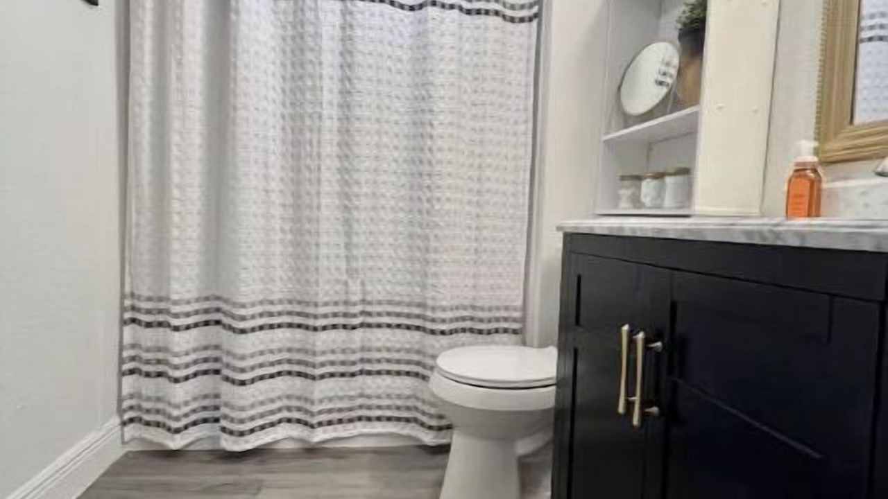 Photo of Bathroom in Bithlo