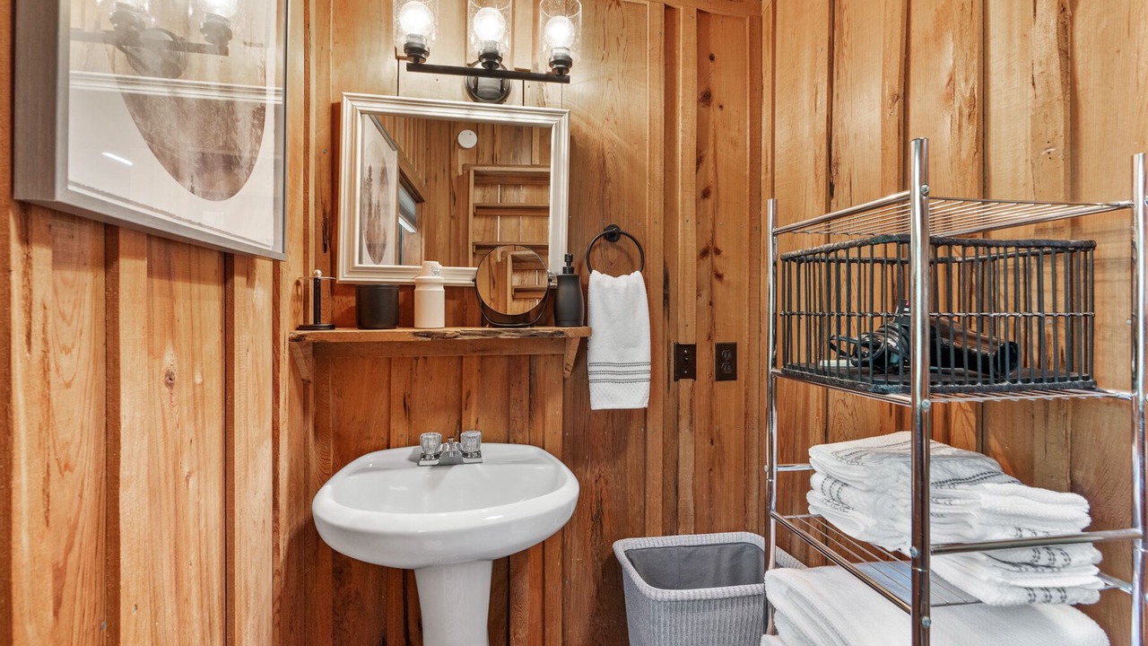 Photo of Bathroom in Ponce De Leon