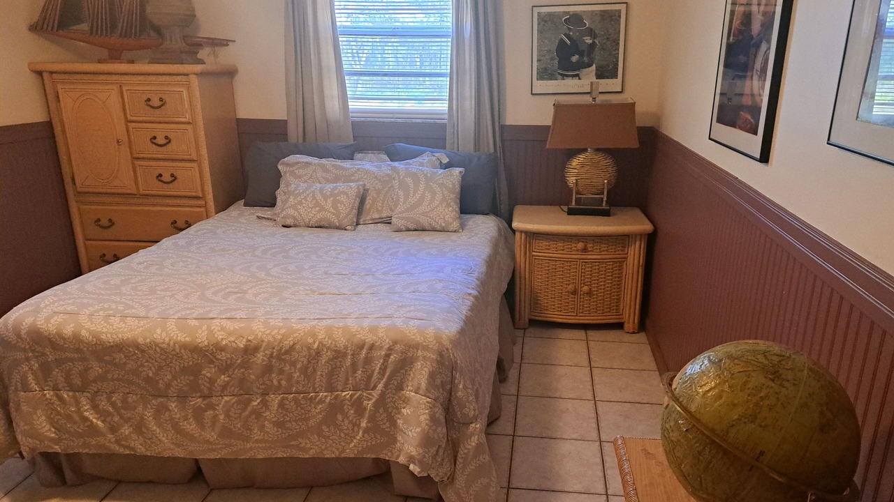 Photo of Bedroom in Brooksville