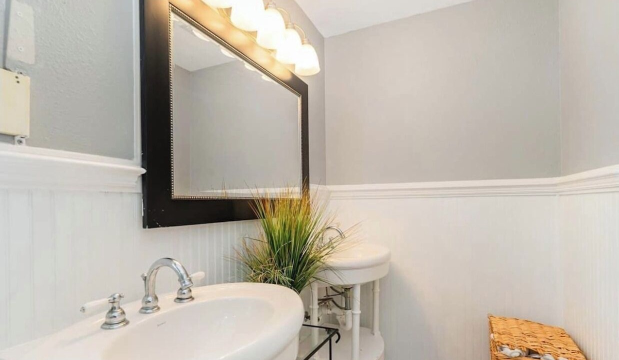 Photo of Bathroom in Indian Harbour Beach