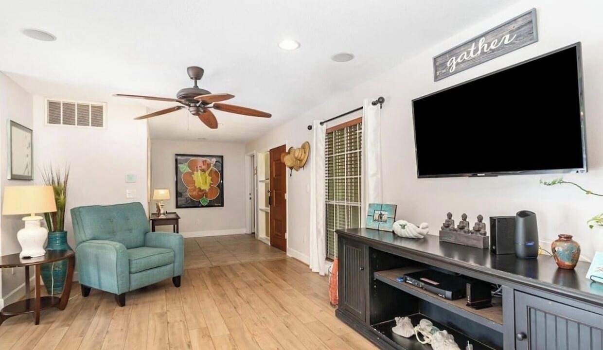 Photo of Livingroom in Indian Harbour Beach