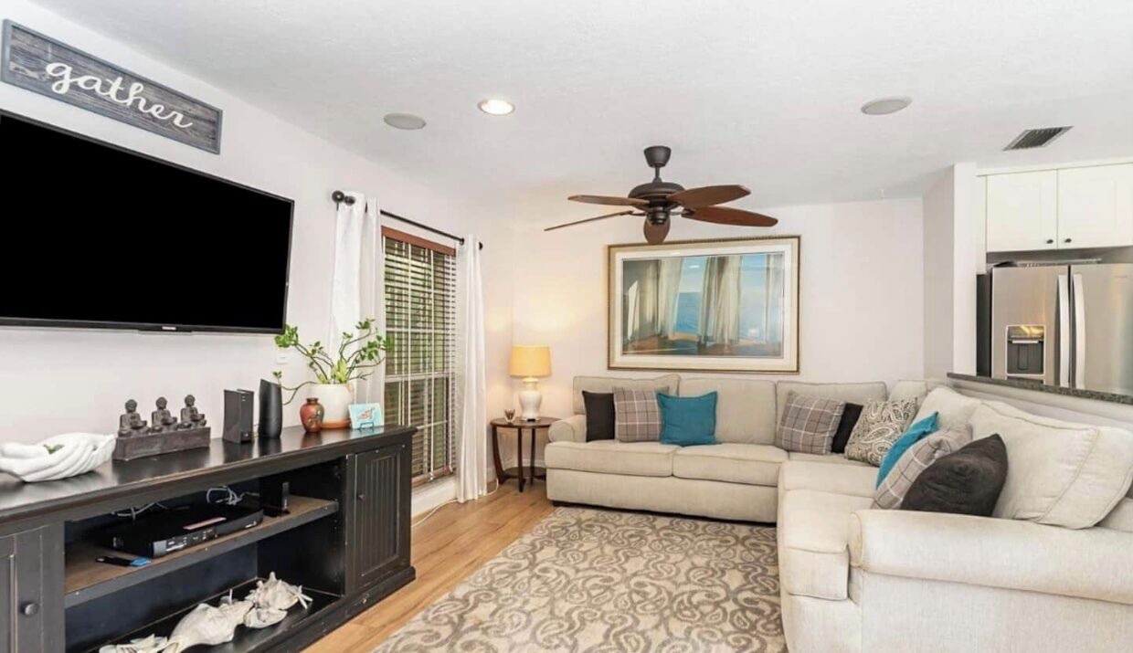 Photo of Livingroom in Indian Harbour Beach