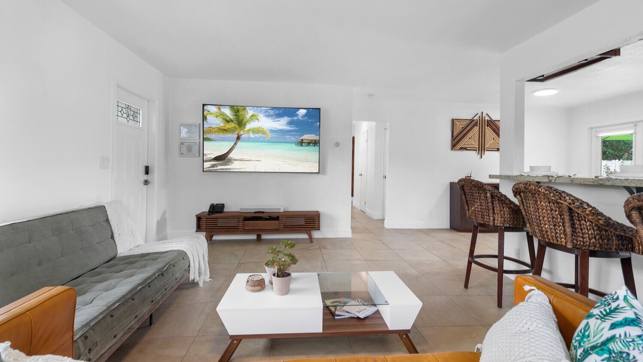 Photo of Livingroom in Poinsettia Heights