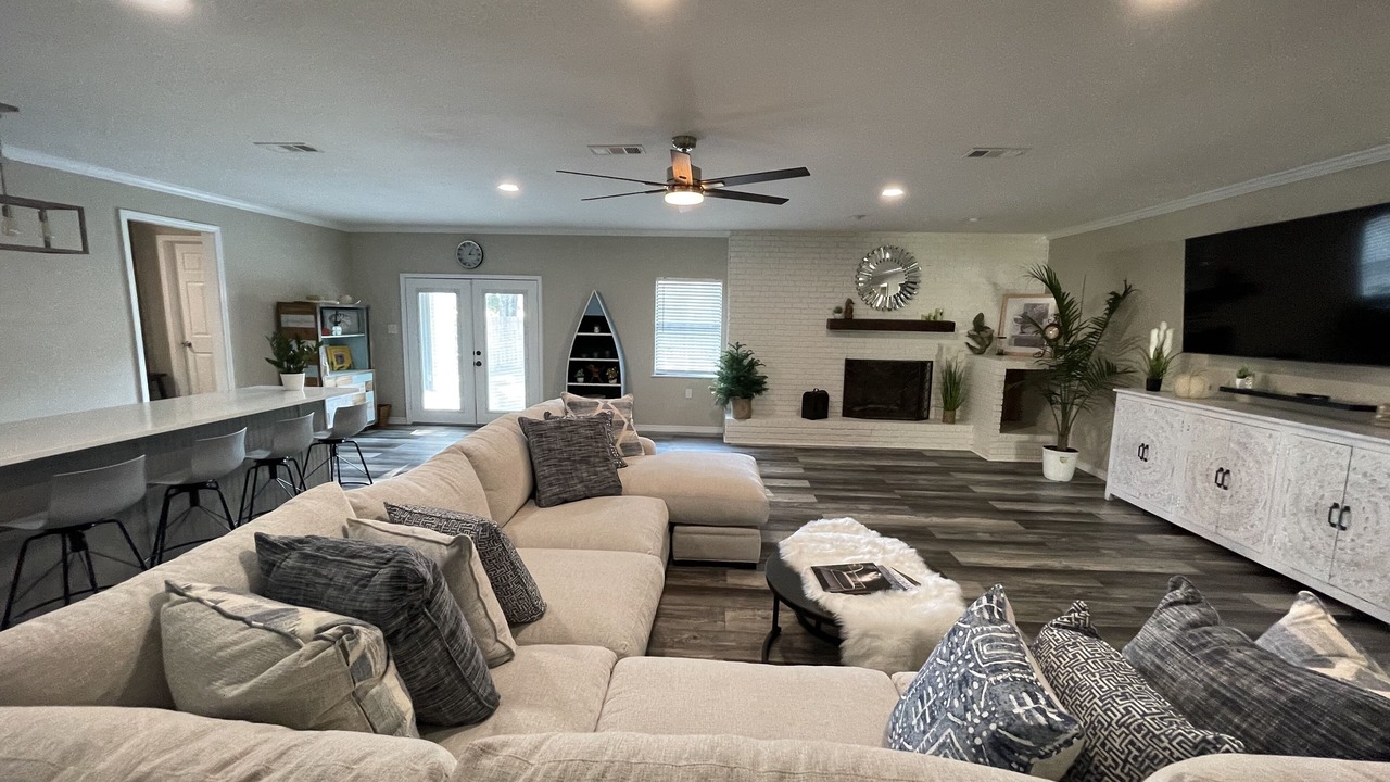 Photo of Livingroom in Southeast Pensacola