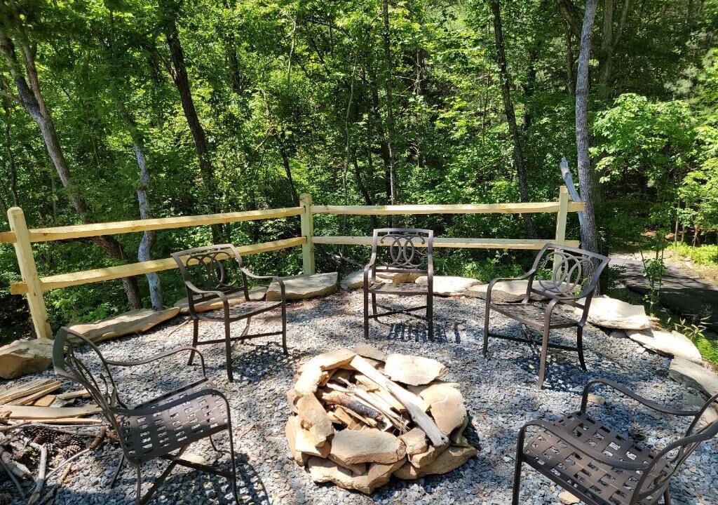 Photo of Others in Mineral Bluff