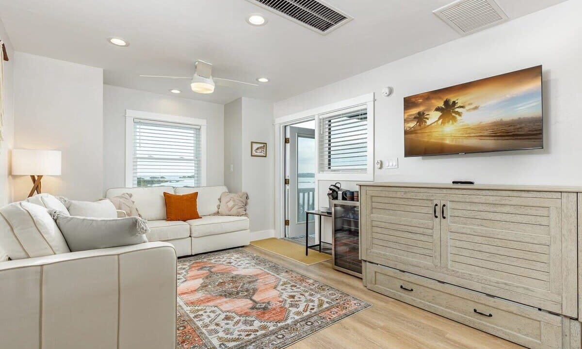 Photo of Bedroom in Cedar Key