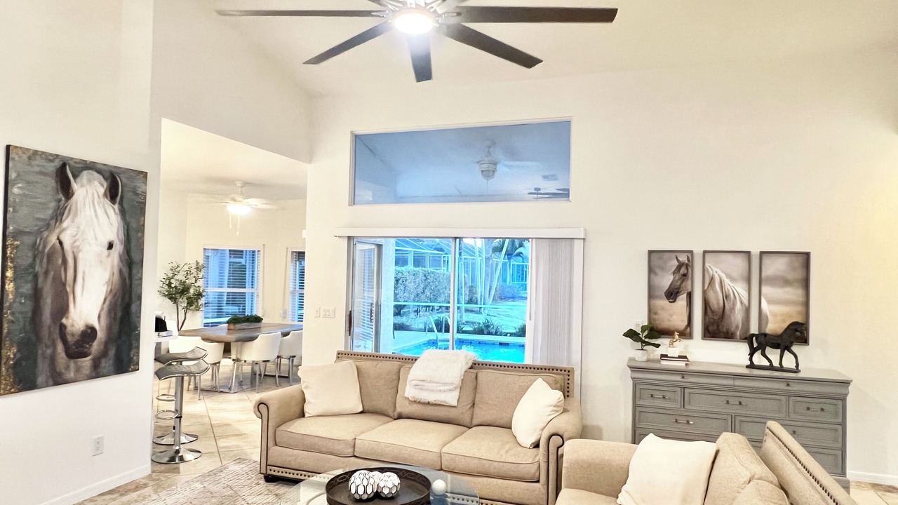 Photo of Livingroom in Falcons Glen