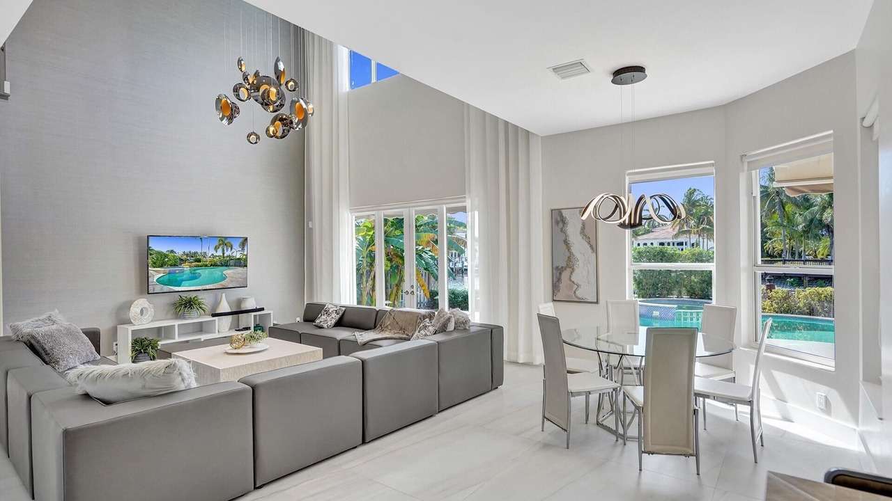 Photo of Livingroom in South Lake