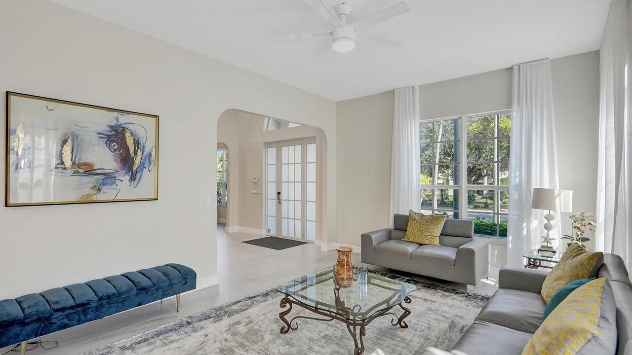 Photo of Livingroom in South Lake