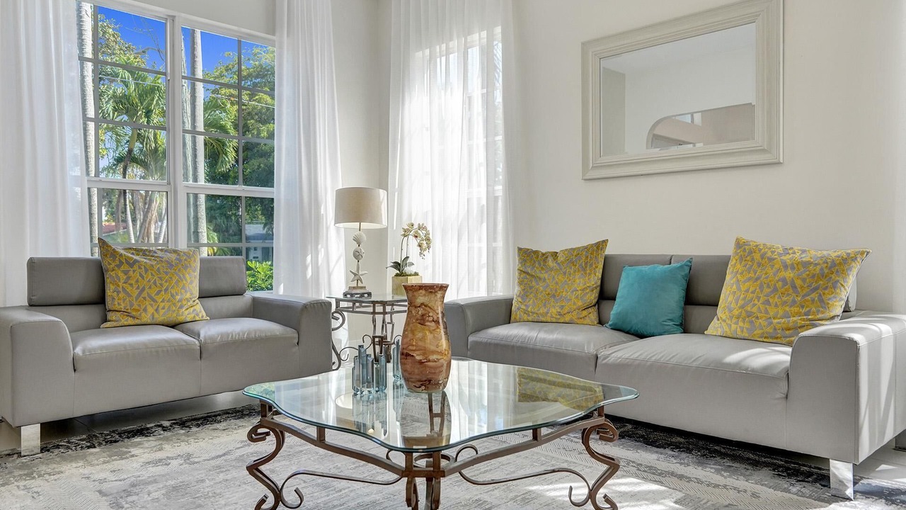 Photo of Livingroom in South Lake