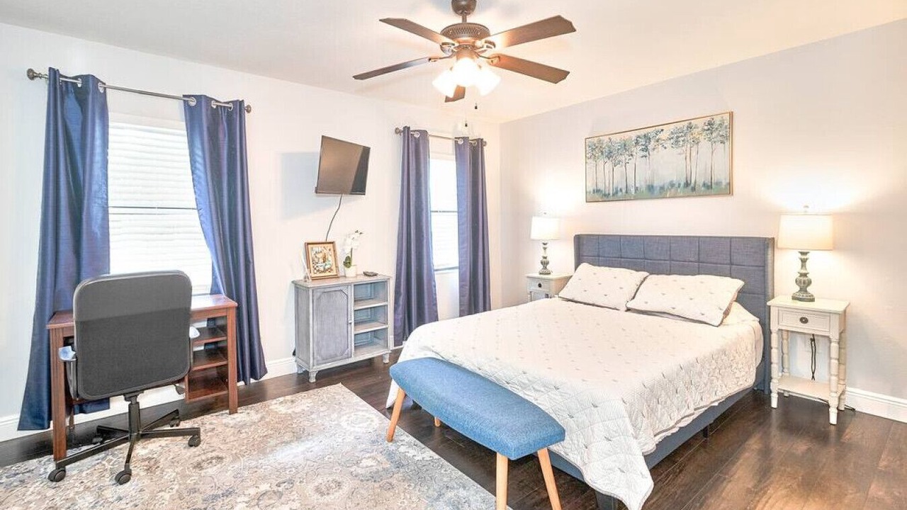 Photo of Bedroom in Bayshore Gardens
