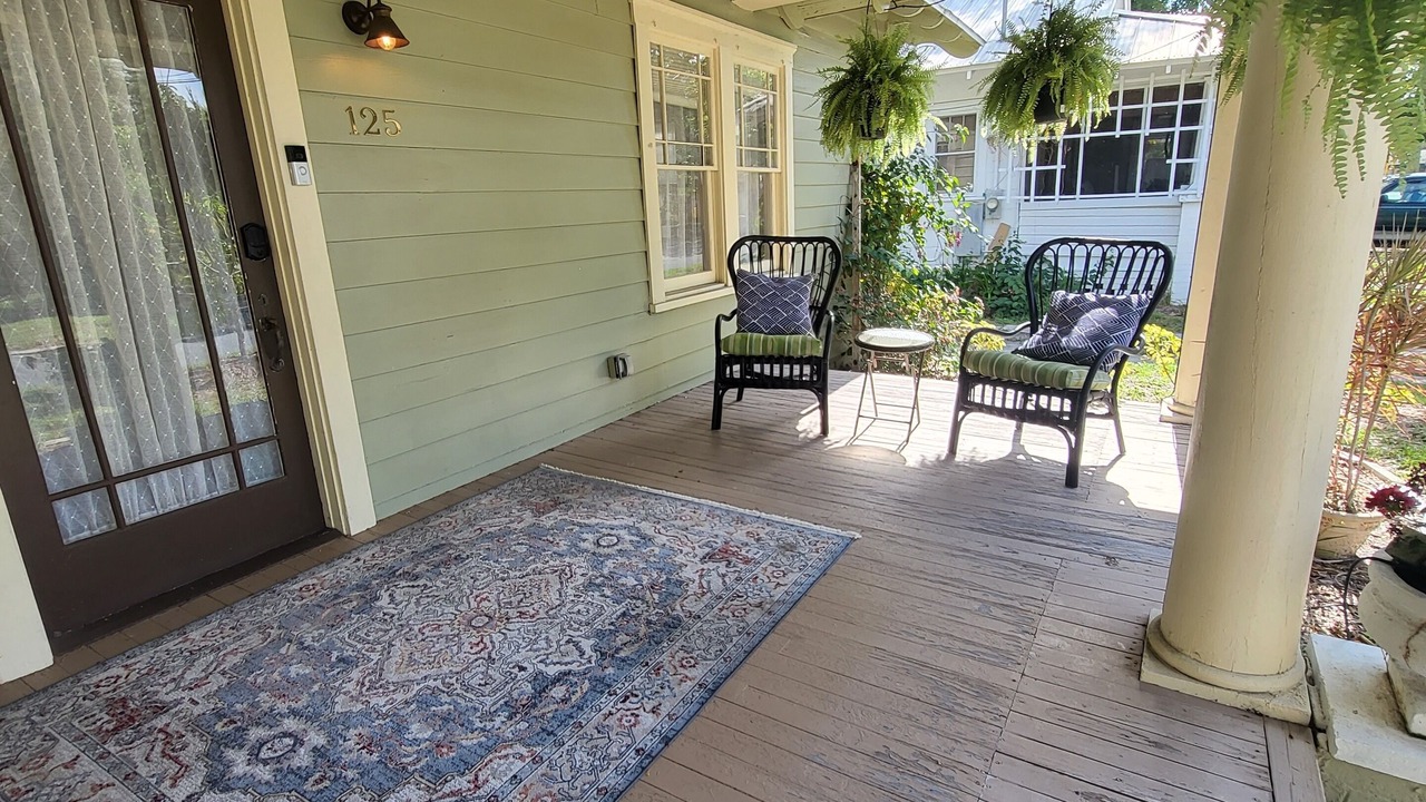 Photo of Patio Balcony in Dixieland