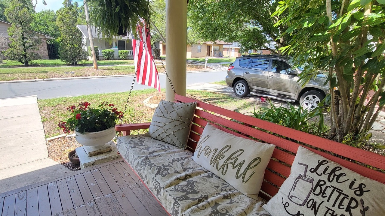 Photo of Patio Balcony in Dixieland