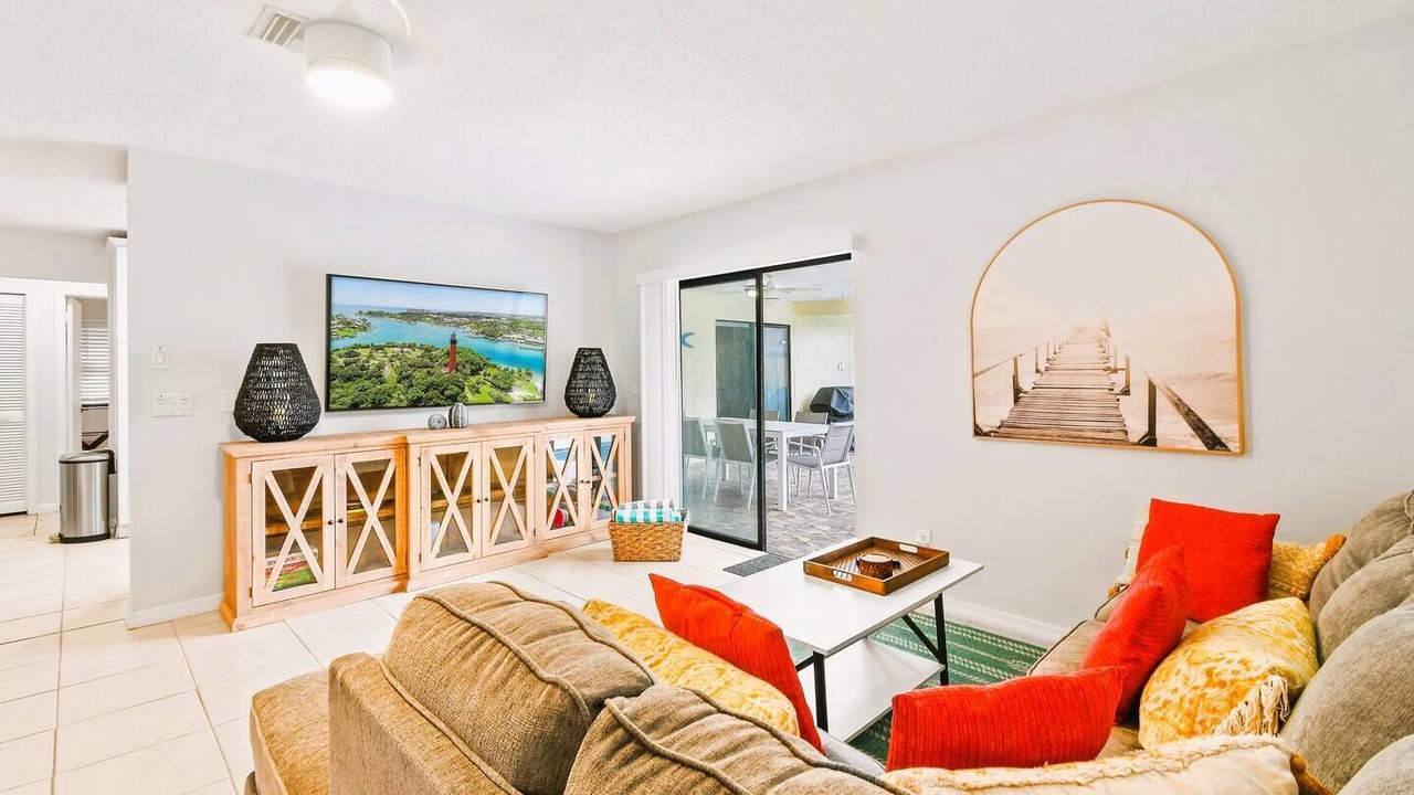 Photo of Livingroom in BallenIsles