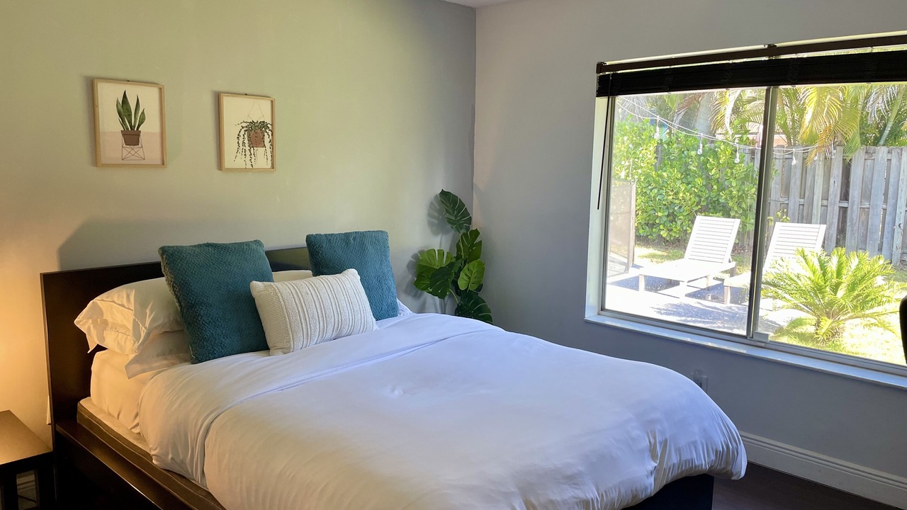 Photo of Bedroom in Ludlam